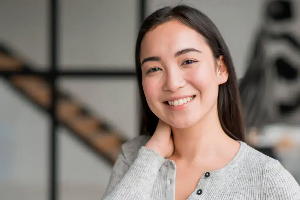 大頭照心理學的幾個判斷標準:顏色、光線、表情,這些視覺元素往往會成為印象初期的解讀關鍵